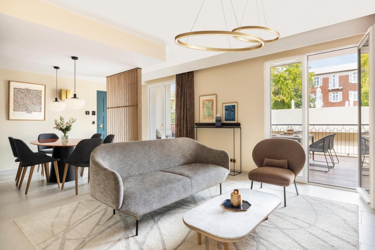 Maison Albar Hotels L'Imperator Ним Экстерьер фото Interior of a typical apartment