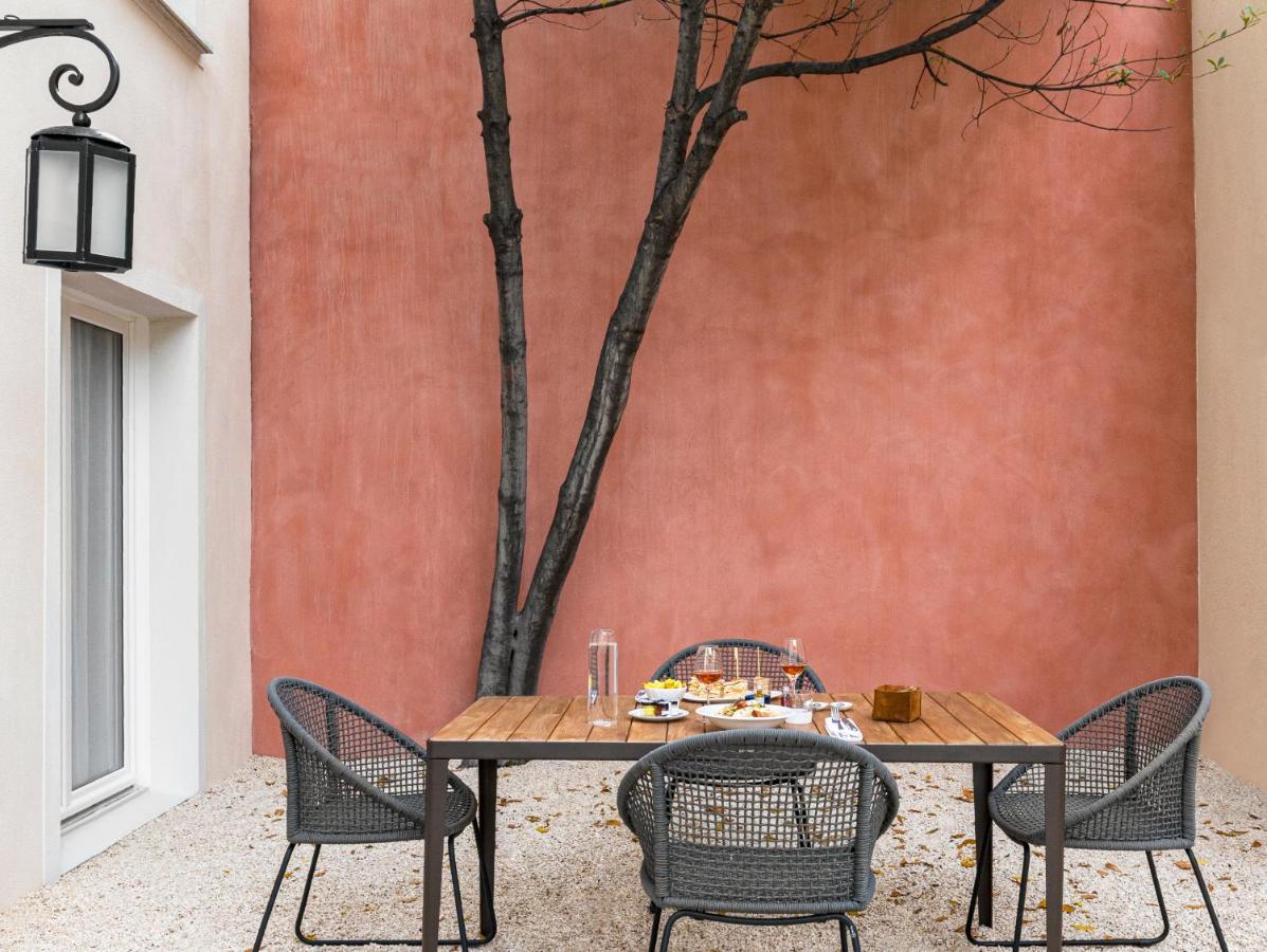Maison Albar Hotels L'Imperator Ним Экстерьер фото A patio in a private home