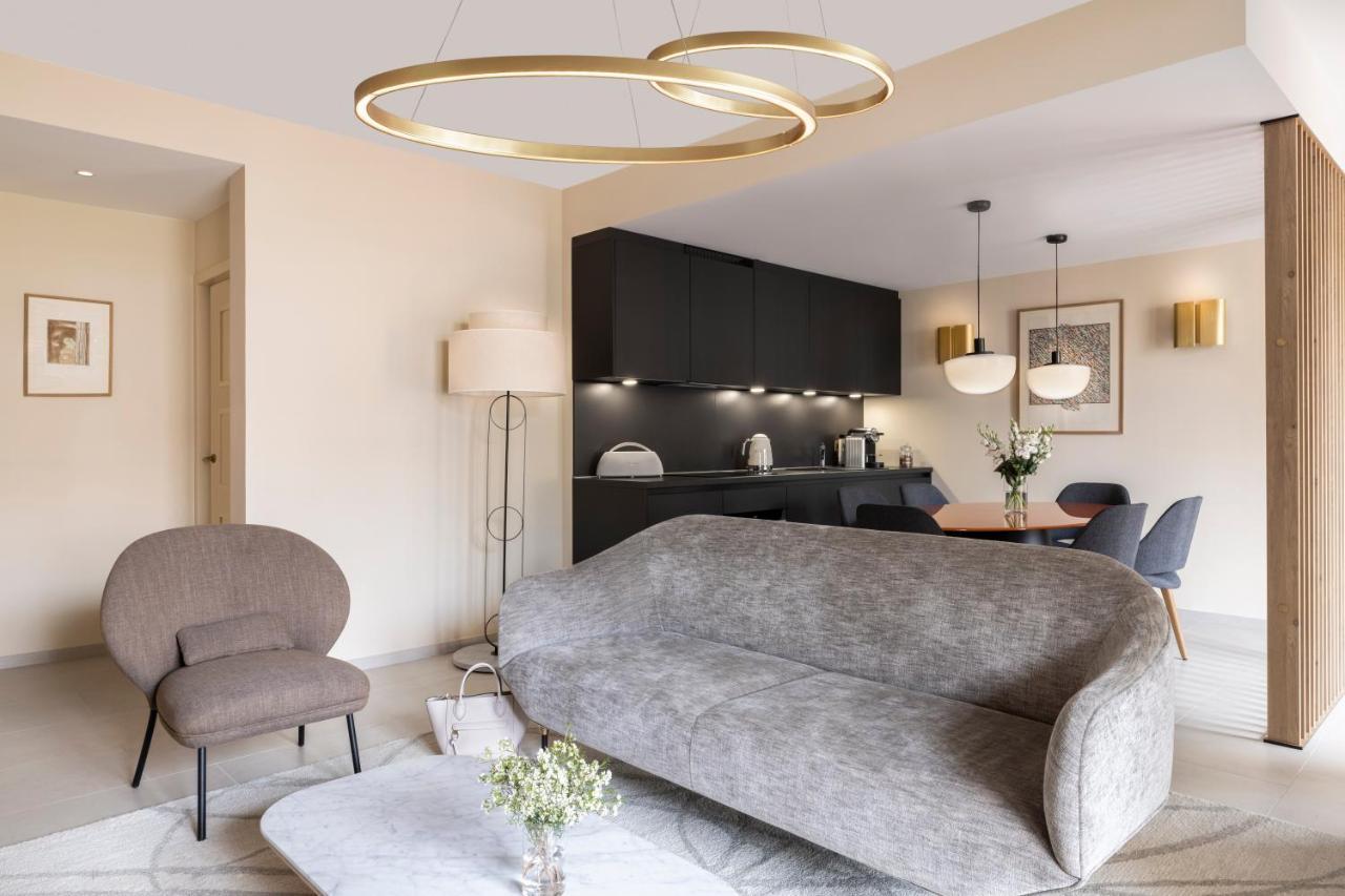 Maison Albar Hotels L'Imperator Ним Экстерьер фото Interior of a serviced apartment in Paris