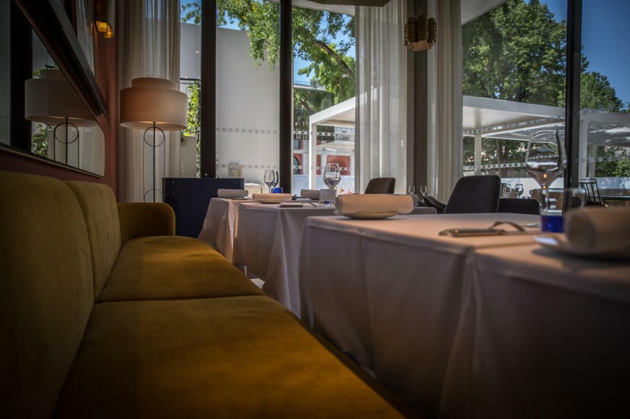Maison Albar Hotels L'Imperator Ним Экстерьер фото Restaurant interior